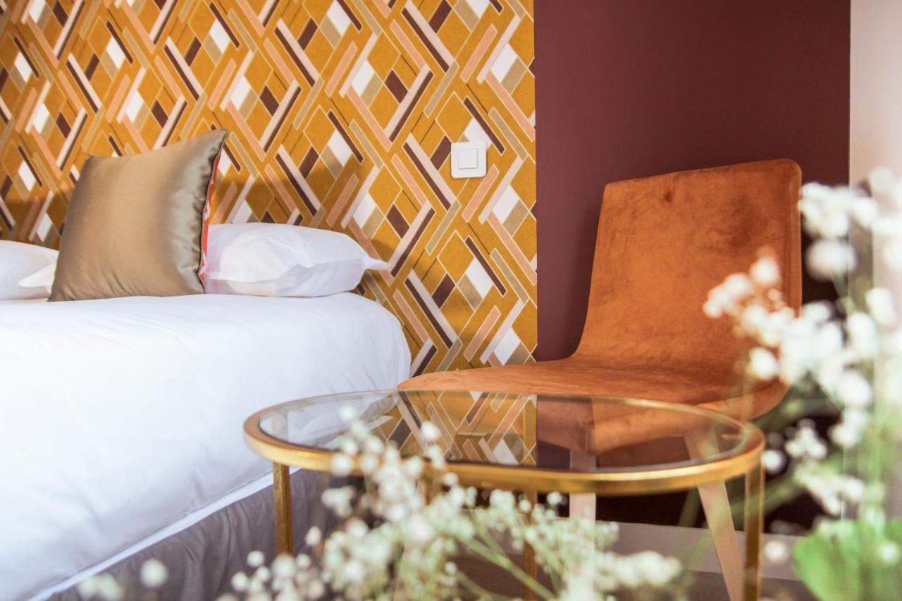 Hotel Le Petit Perier Laval  Eksteriør bilde