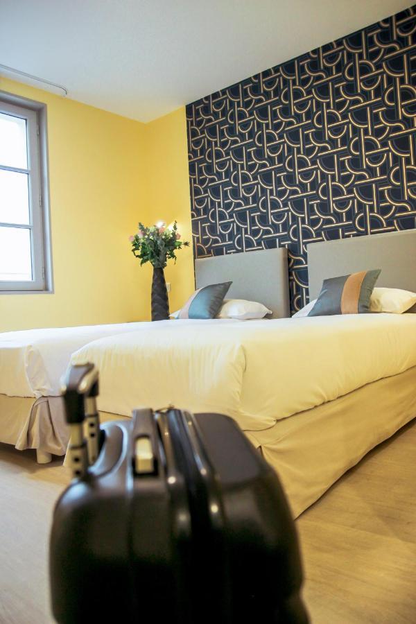 Hotel Le Petit Perier Laval  Eksteriør bilde