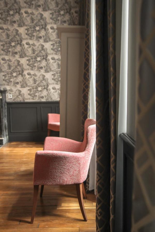 Hotel Le Petit Perier Laval  Eksteriør bilde