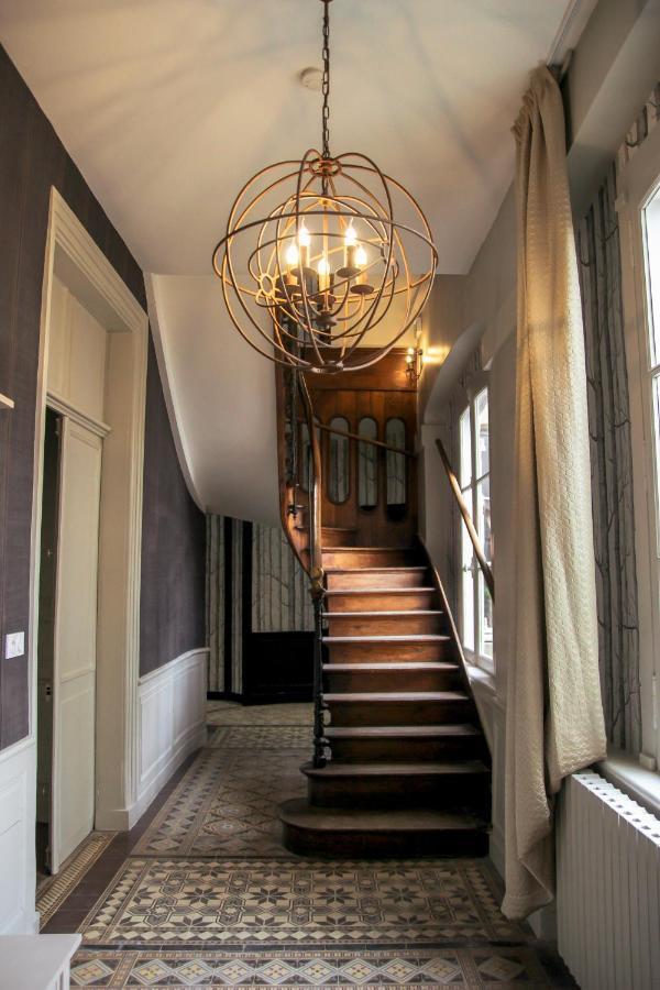 Hotel Le Petit Perier Laval  Eksteriør bilde